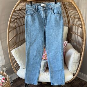 Abercrombie & Fitch Ultra High Rise The 90’s Straight Jean